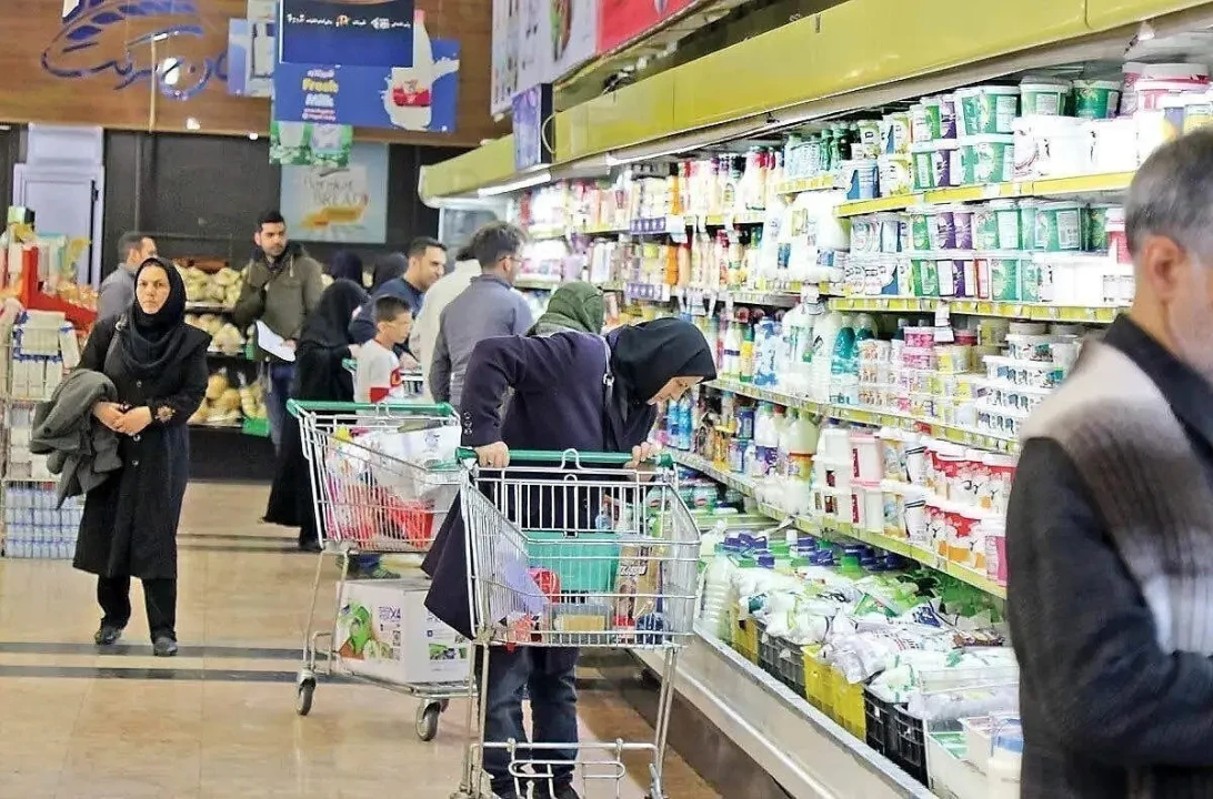فروپاشی «سبک زندگی» طبقه متوسط | حداقل معیشت جای «رؤیا» را گرفته | در مرحله مقاومت طبقه متوسط هستیم فروپاشی «سبک زندگی» طبقه متوسط | حداقل معیشت جای «رؤیا» را گرفته | در مرحله مقاومت طبقه متوسط هستیم