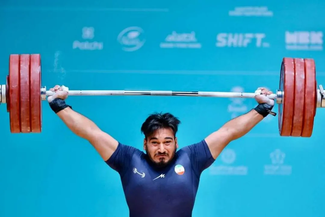 نقره دوضرب بر گردن علیرضا نصیری