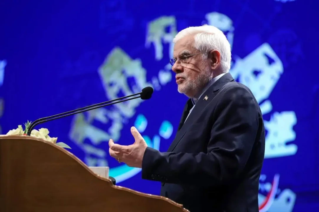 حضور عارف در سومین جلسه بررسی راهکارهای ارتقای علم و فناوری کشور