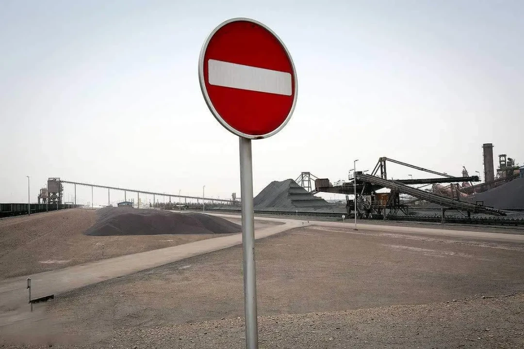 تلهِ معیشتی در ایران/ اقتصاد ایران در وضعیت «صبر و انتظار»