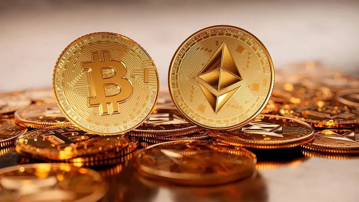 قیمت بیت‌کوین و اتریوم امروز پنجشنبه ۸ مرداد ۱۴۰۵/ کاهش قیمت بیت‌کوین