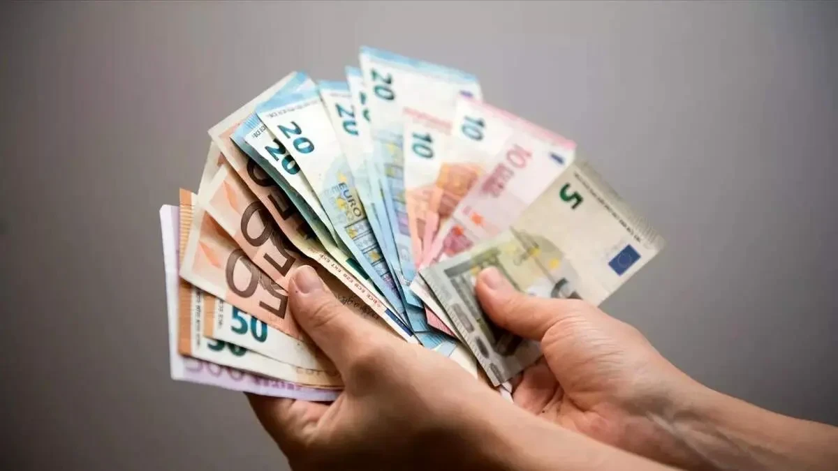 قیمت انواع ارز در بازار امروز ۴ مهر ۱۴۰۵ + جدول